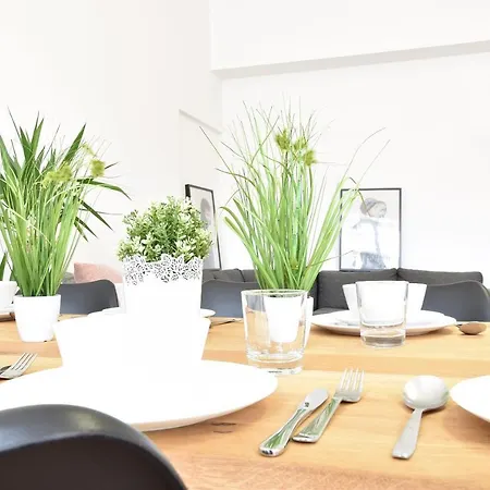 Riesiges Zentrales Mit Parkplatz * إنسبروك