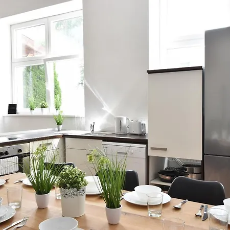 Riesiges Zentrales Mit Parkplatz إنسبروك