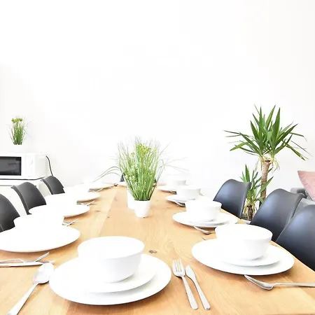 Riesiges Zentrales Mit Parkplatz شقة