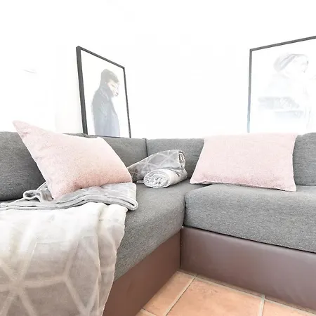 Riesiges Zentrales Mit Parkplatz Инсбрук