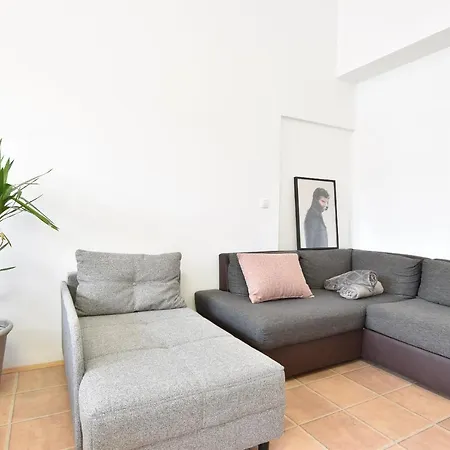 Apartment Riesiges Zentrales Mit Parkplatz *