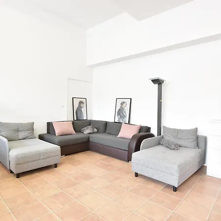 Riesiges Zentrales Mit Parkplatz Innsbruck