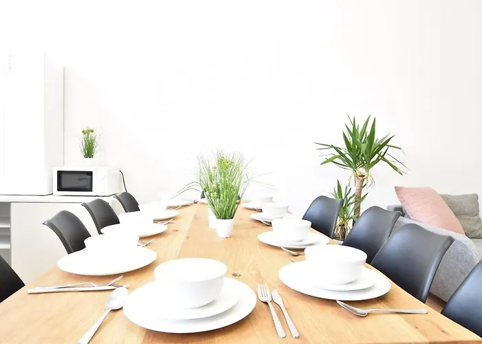 Riesiges Zentrales Mit Parkplatz Appartement