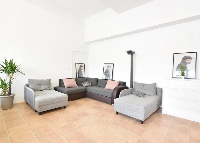 Riesiges Zentrales Mit Parkplatz Innsbruck