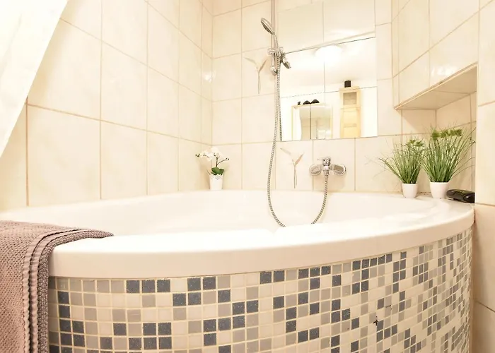 Riesiges Zentrales Mit Parkplatz Appartement