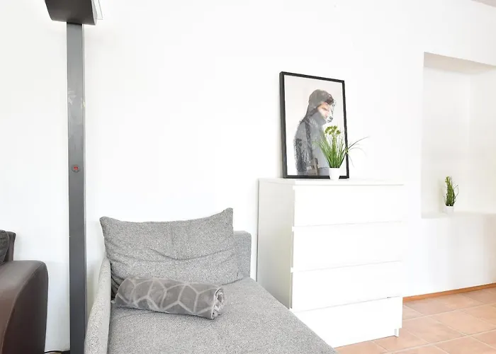 Riesiges Zentrales Mit Parkplatz Appartement